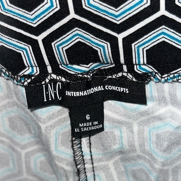 black blue & white geometric International Concepts pull on shorts size 6 - Picture 3 of 3